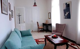 Calliope'S Neoclassical Home In The Heart Of Plaka